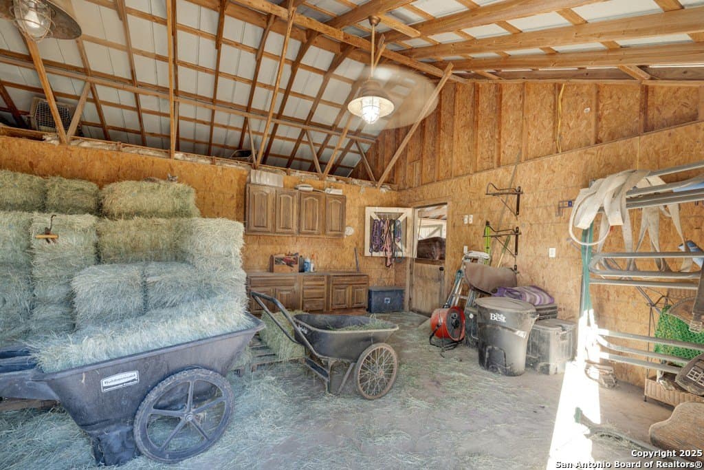 5 acres in Comal County - photo 8