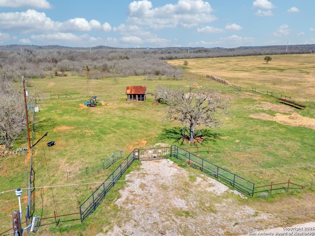 109.16 acres in Guadalupe County - photo 2