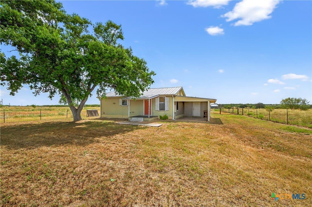 82.49 acres in Gonzales County - photo 3