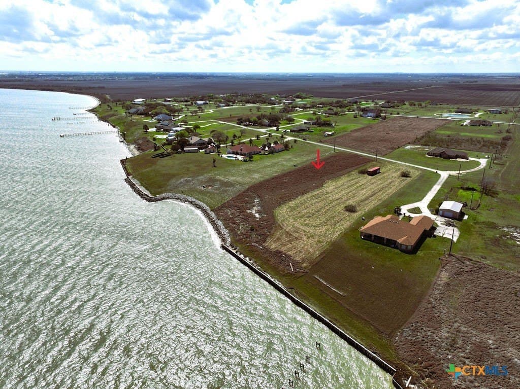 39 N Bay Shore Dr