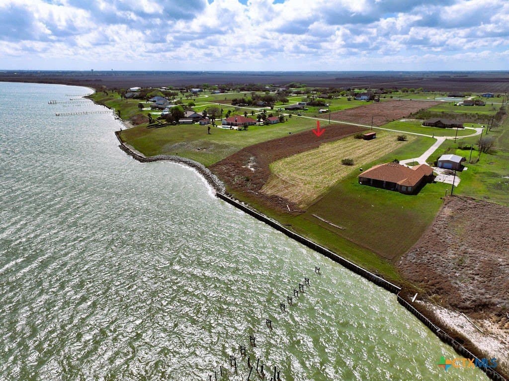 1.5 acres in Calhoun County - photo 2