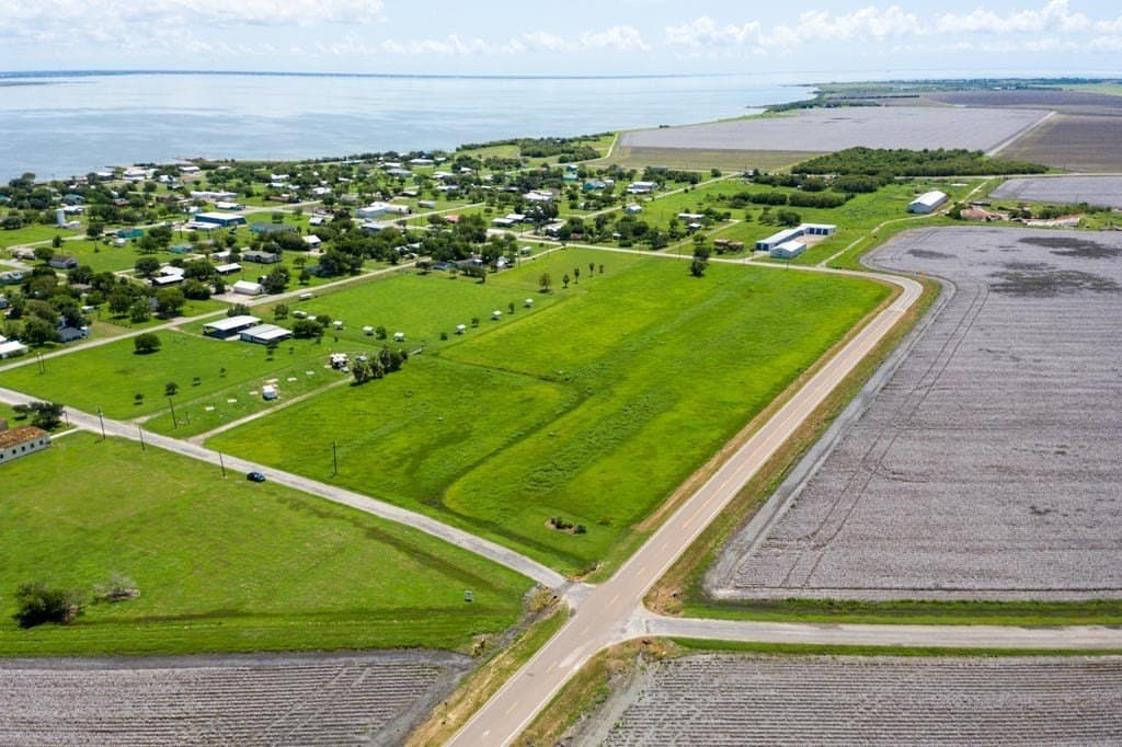 0.66 acres in Refugio County - photo 18
