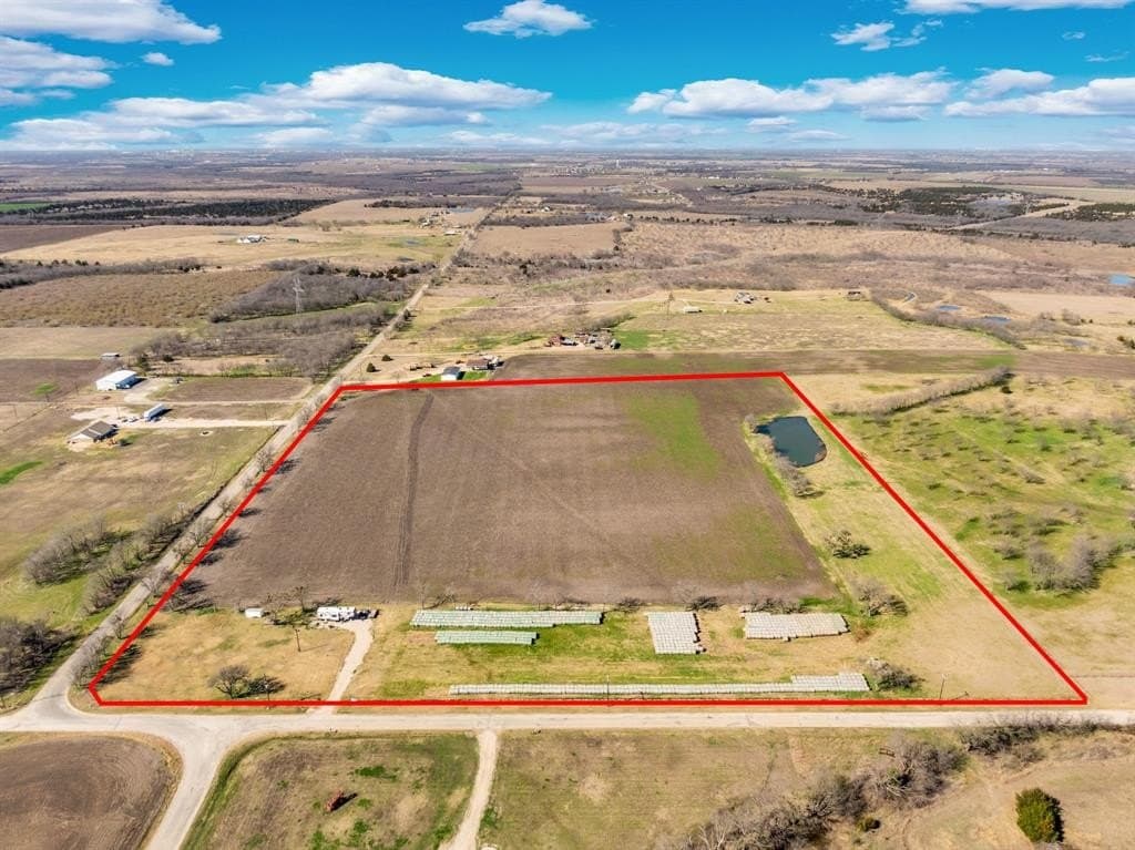 23.9 acres in Ellis County - photo 2