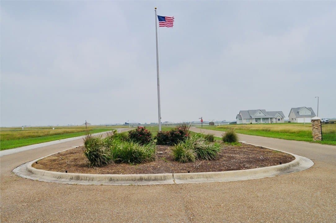 0.9 acres in Calhoun County - photo 5