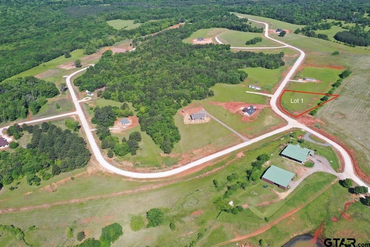 1.62 acres in Smith County - photo 4