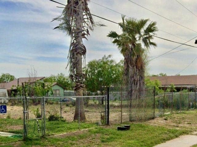 0.24 acres in Webb County - photo 4