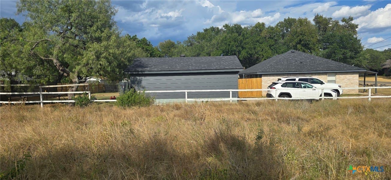 0.21 acres in Comal County - photo 3