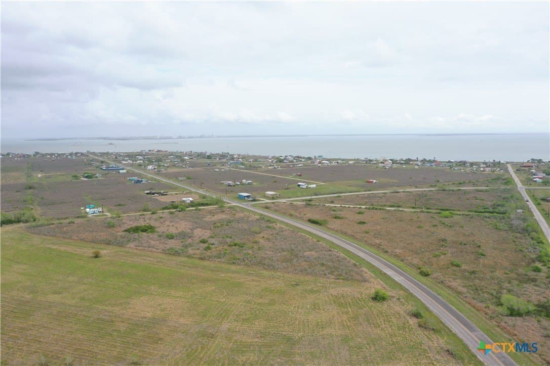 32.93 acres in Calhoun County - photo 4