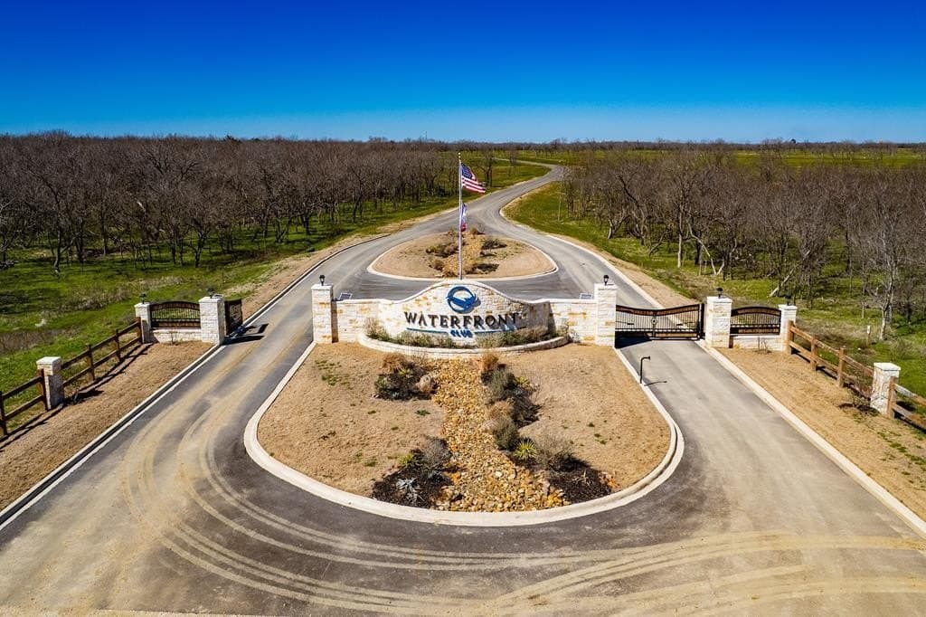 7.82 acres in Navarro County - photo 2