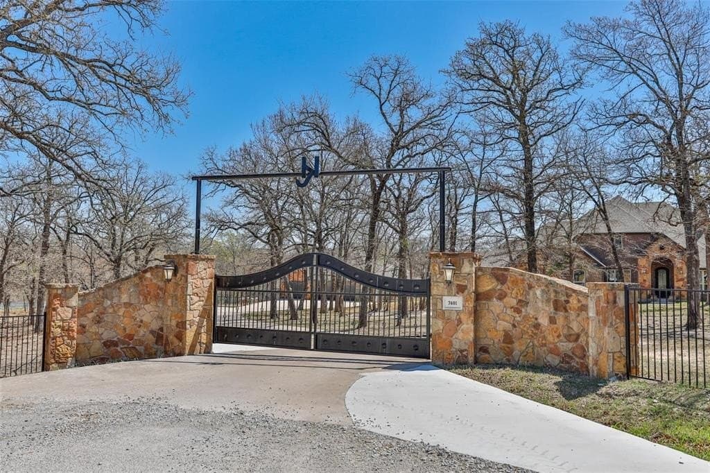 10.24 acres in Tarrant County - photo 7