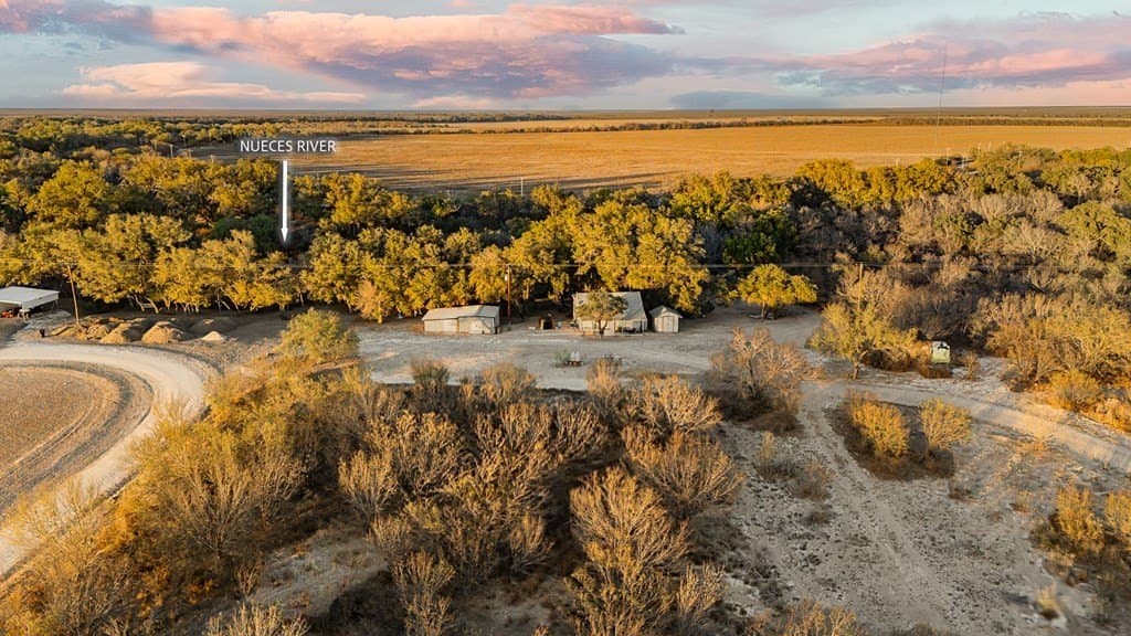 435,600 acres in Zavala County - photo 22