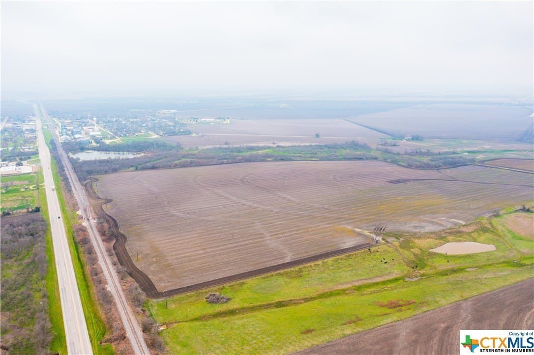 187.13 acres in Williamson County - photo 13