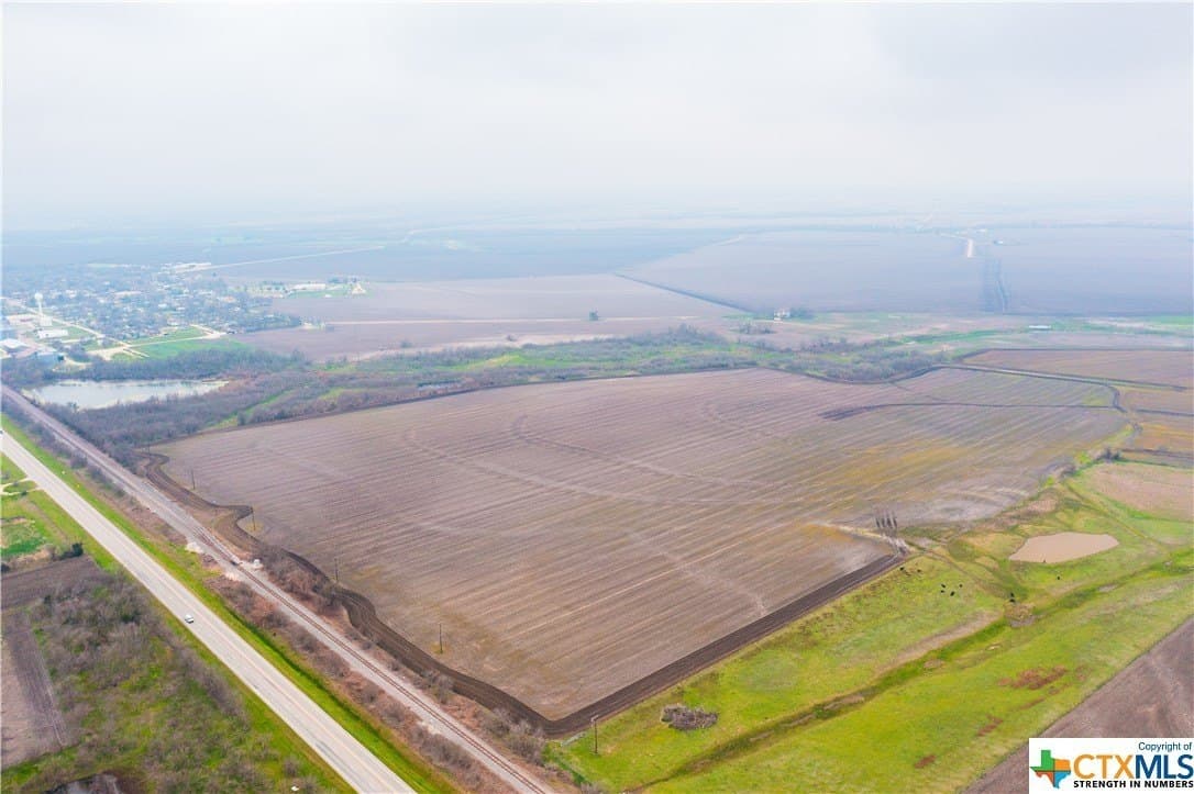 187.13 acres in Williamson County - photo 12