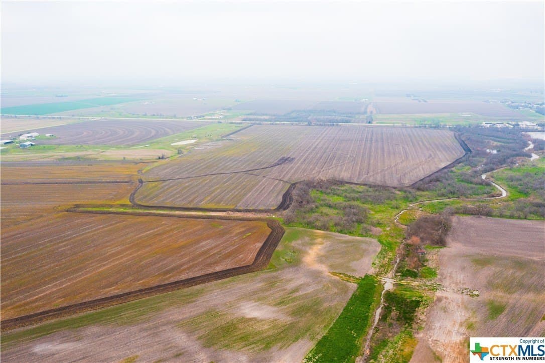 187.13 acres in Williamson County - photo 5