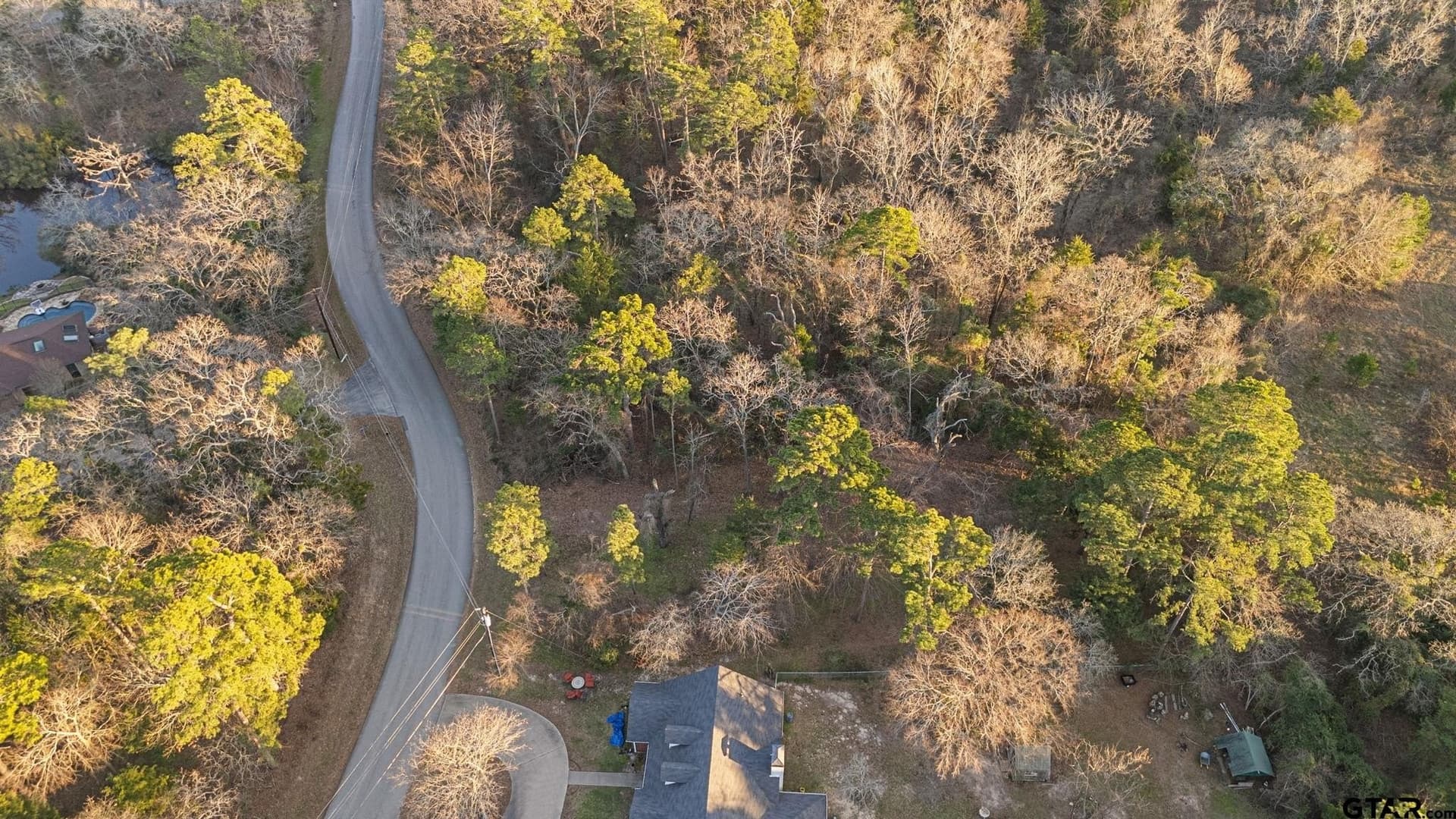 0.37 acres in Smith County - photo 4