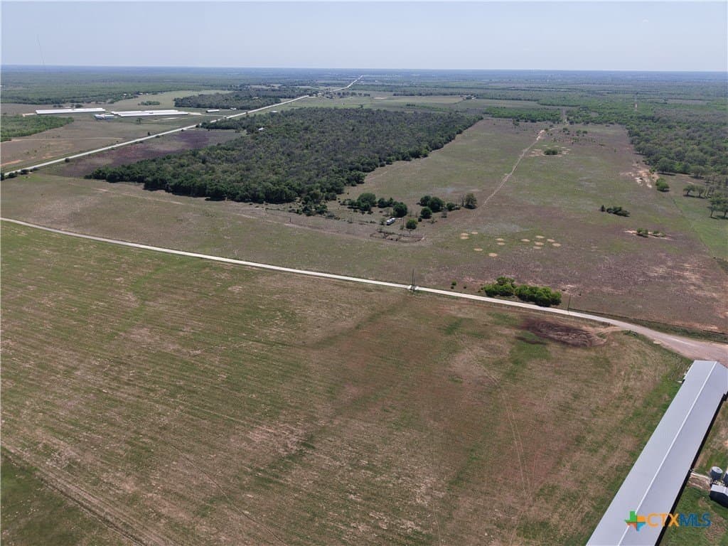 129.65 acres in Gonzales County - photo 3