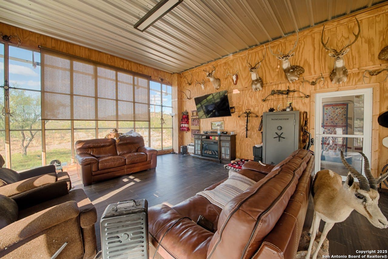 82 acres in Edwards County - photo 23