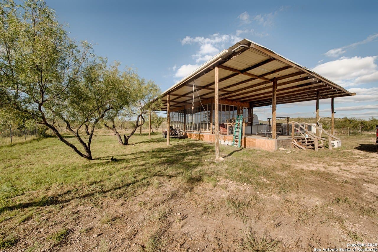 82 acres in Edwards County - photo 3