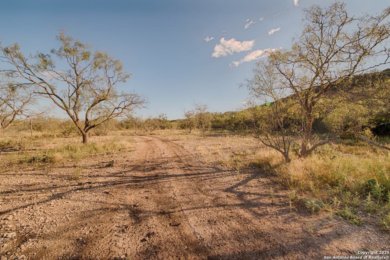 82 acres in Edwards County - photo 10
