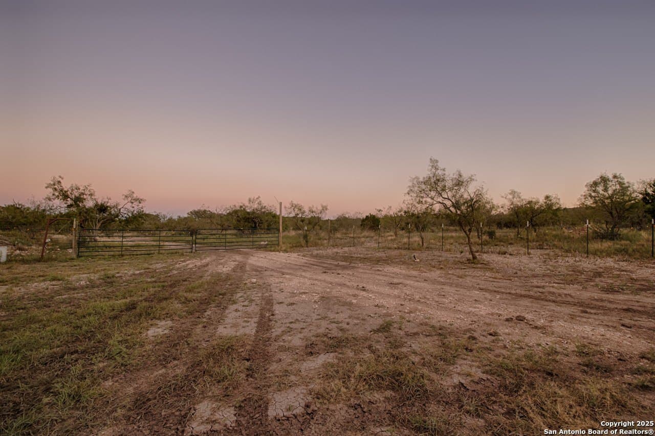 82 acres in Edwards County - photo 15