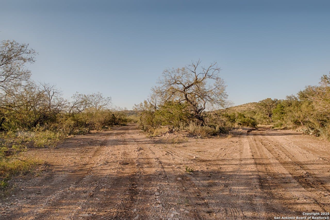 82 acres in Edwards County - photo 12
