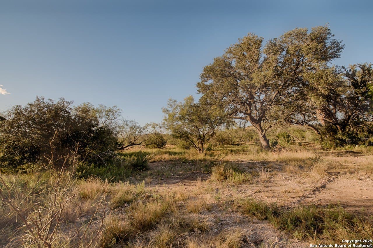 82 acres in Edwards County - photo 11