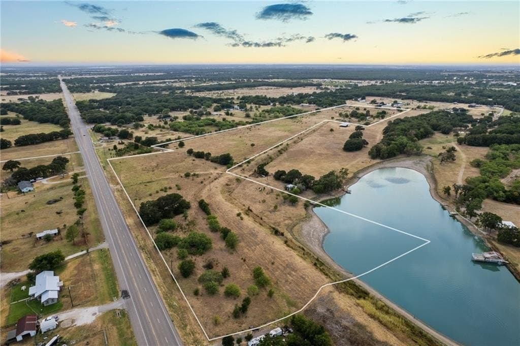29.78 acres in McLennan County - photo 2