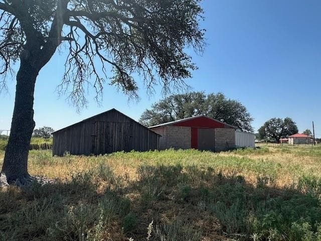 2,252.12 acres in Sutton County - photo 33