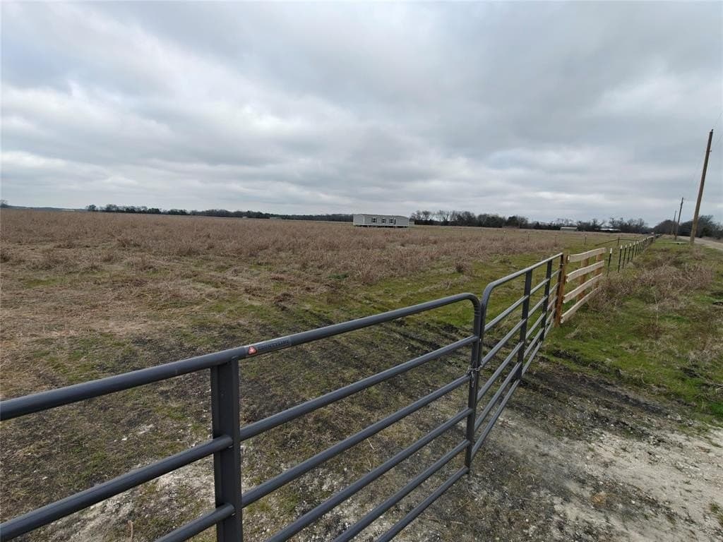 6.09 acres in Navarro County - photo 10
