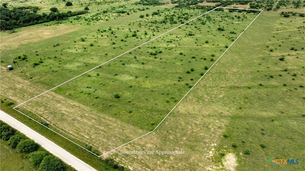 10.01 acres in DeWitt County - photo 3