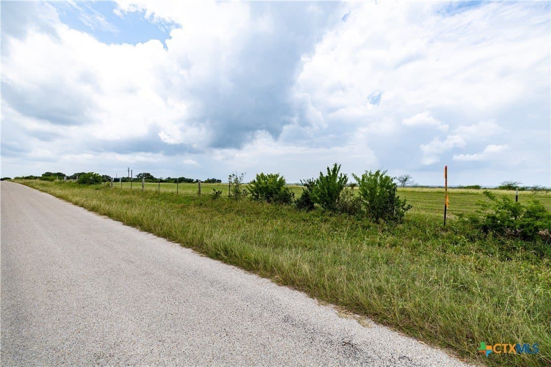 10.01 acres in DeWitt County - photo 10