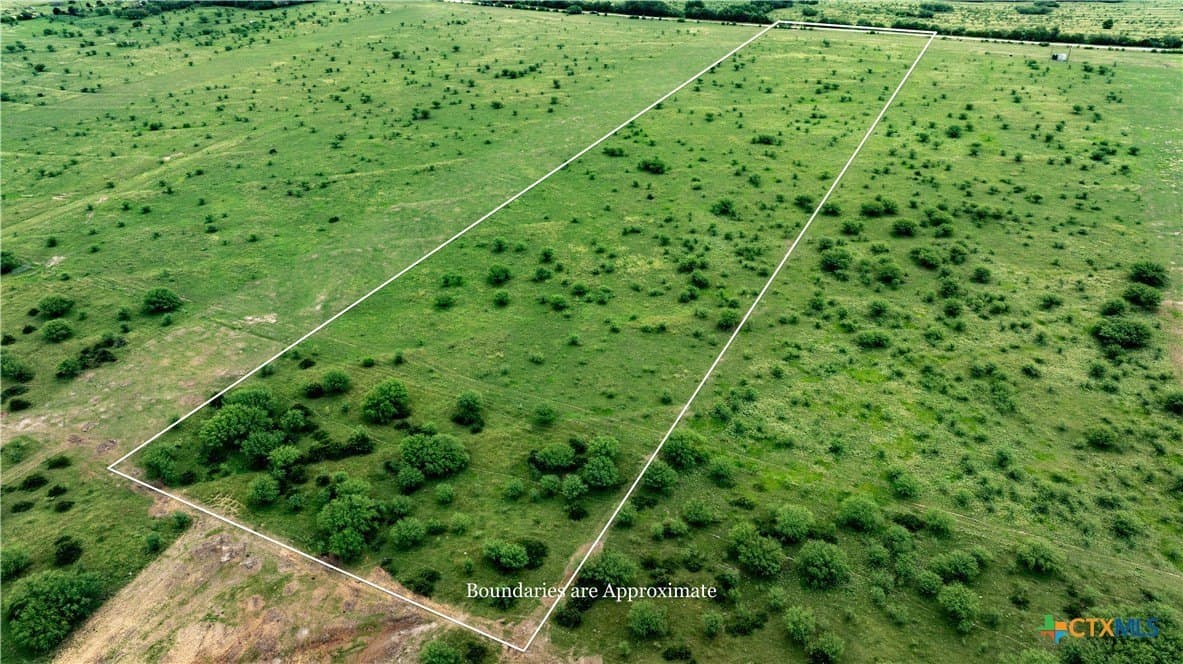 10.01 acres in DeWitt County - photo 2