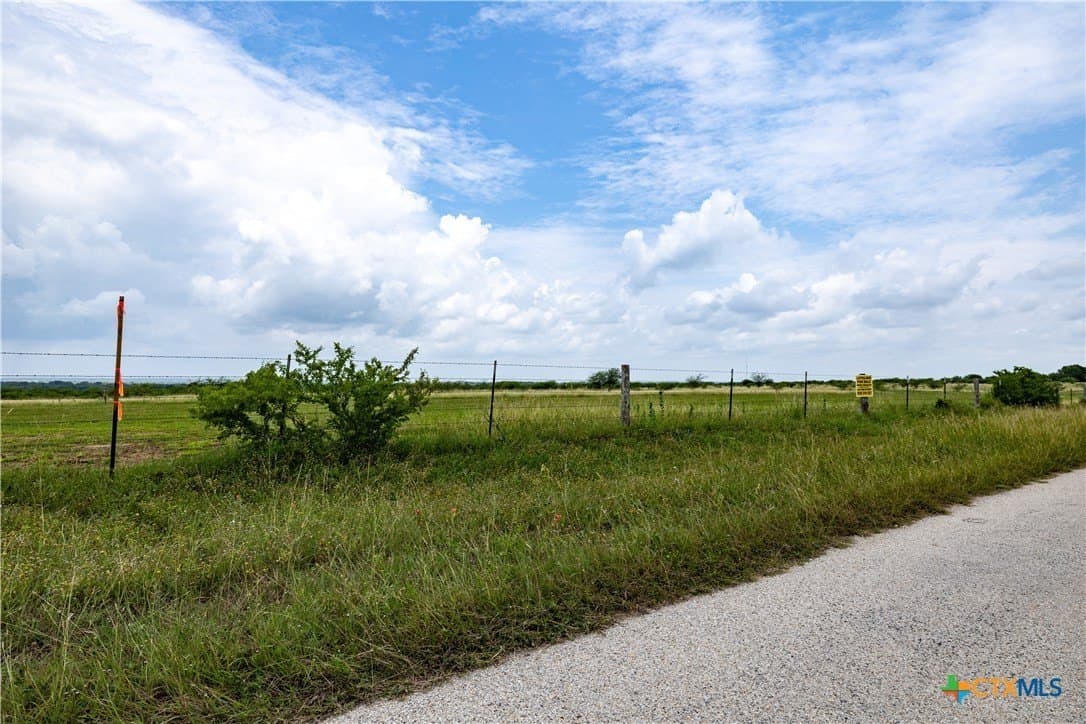 10.01 acres in DeWitt County - photo 16