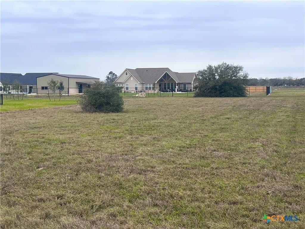 1.14 acres in Victoria County - photo 3