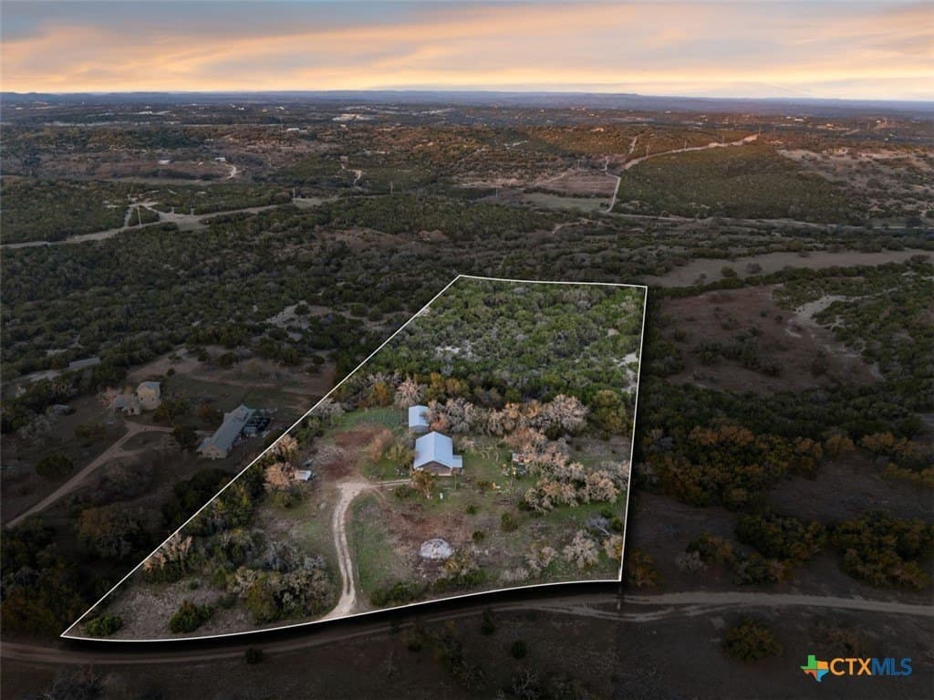 10 acres in Blanco County - photo 3
