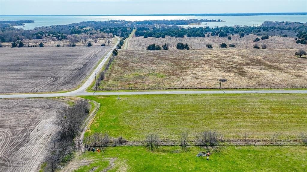 1.11 acres in Navarro County - photo 18