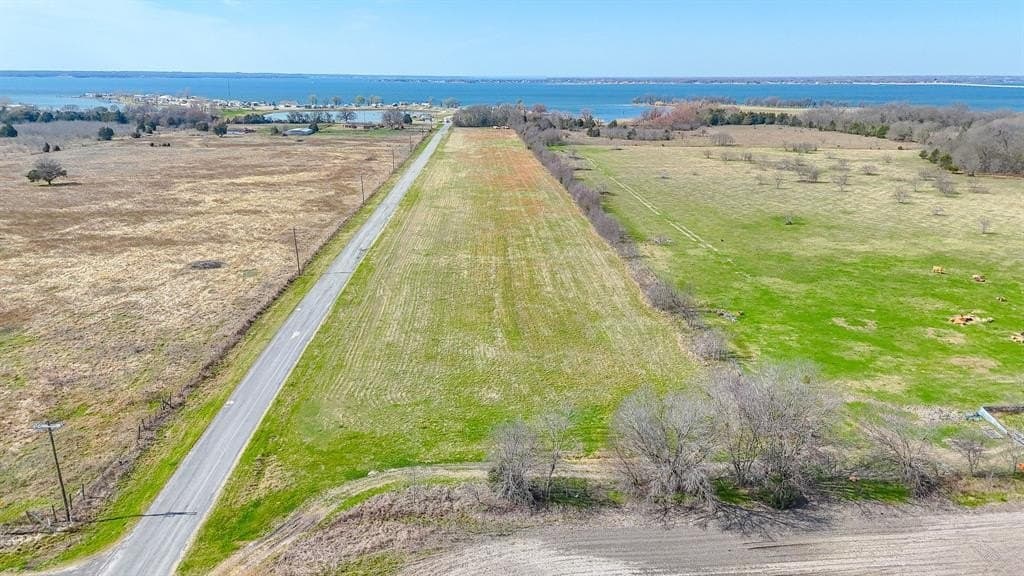 1.11 acres in Navarro County - photo 14