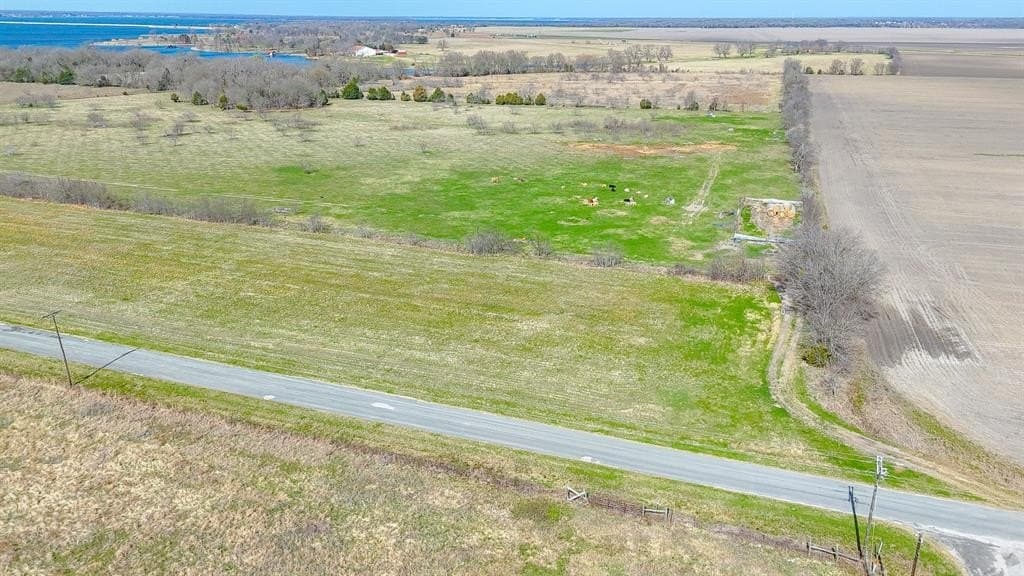 1.11 acres in Navarro County - photo 9