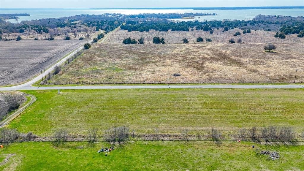 1.11 acres in Navarro County - photo 20