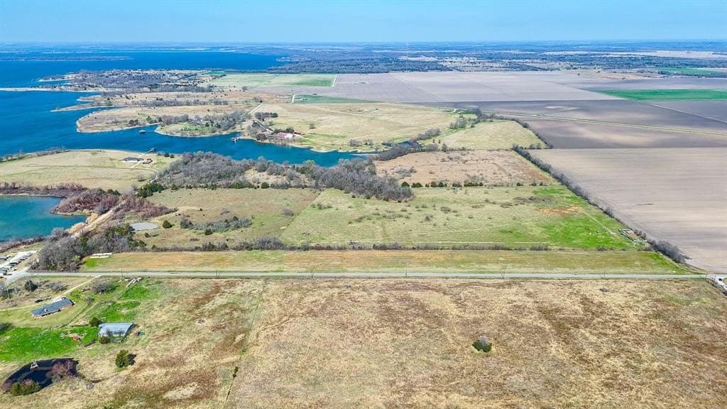 1.11 acres in Navarro County - photo 24