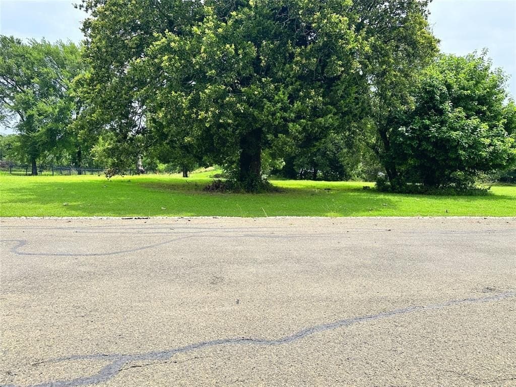 1.28 acres in Navarro County - photo 4
