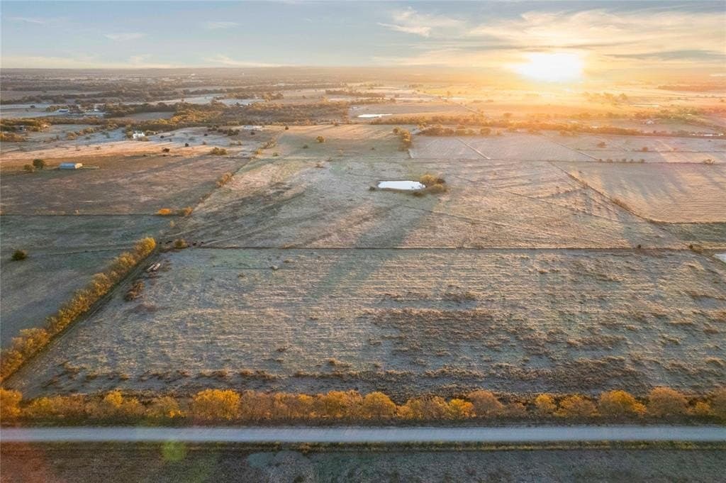 13.5 acres in Cooke County - photo 2