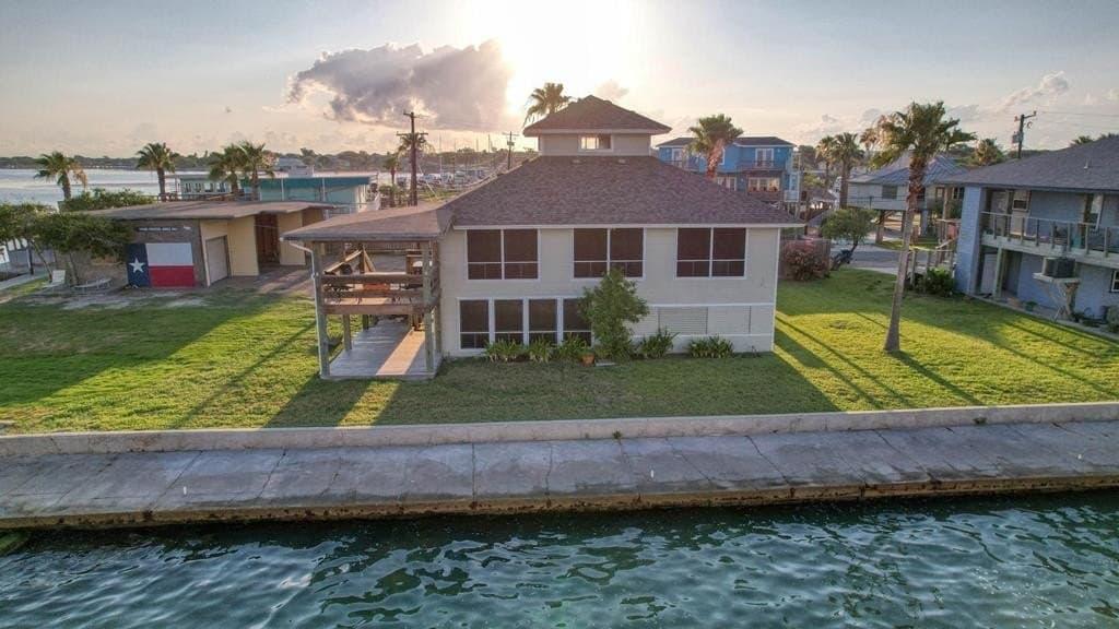 100 Bayshore Dr