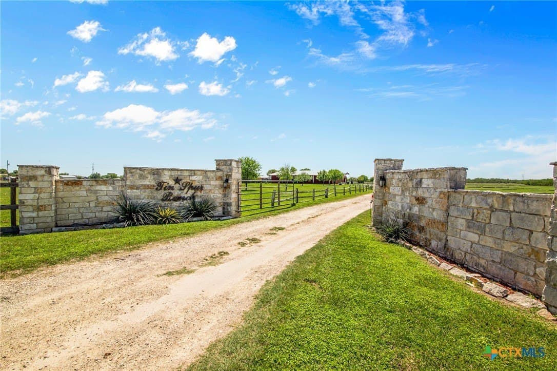 40 acres in Victoria County - photo 4