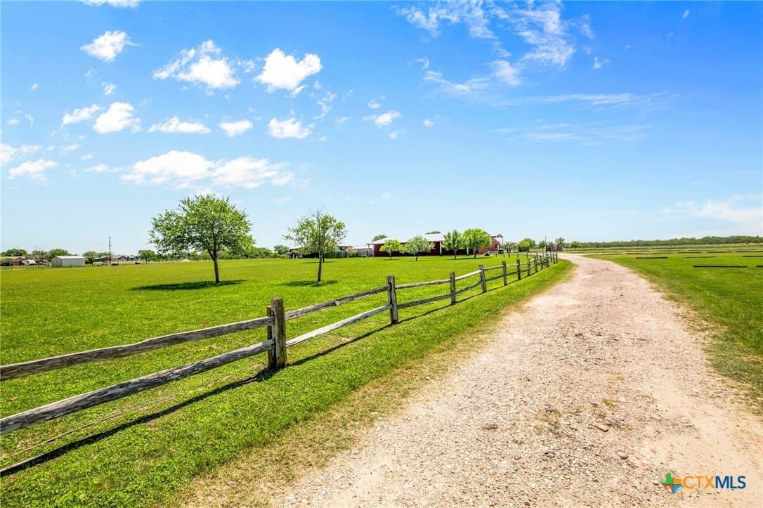 40 acres in Victoria County - photo 5