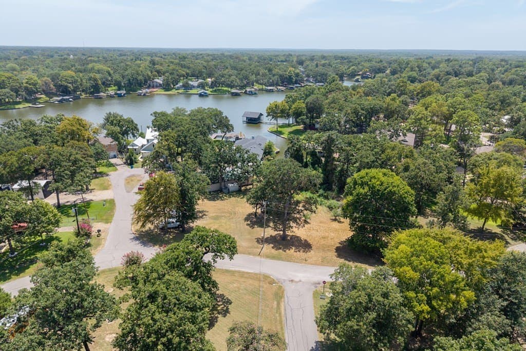 0.25 acres in Henderson County - photo 27