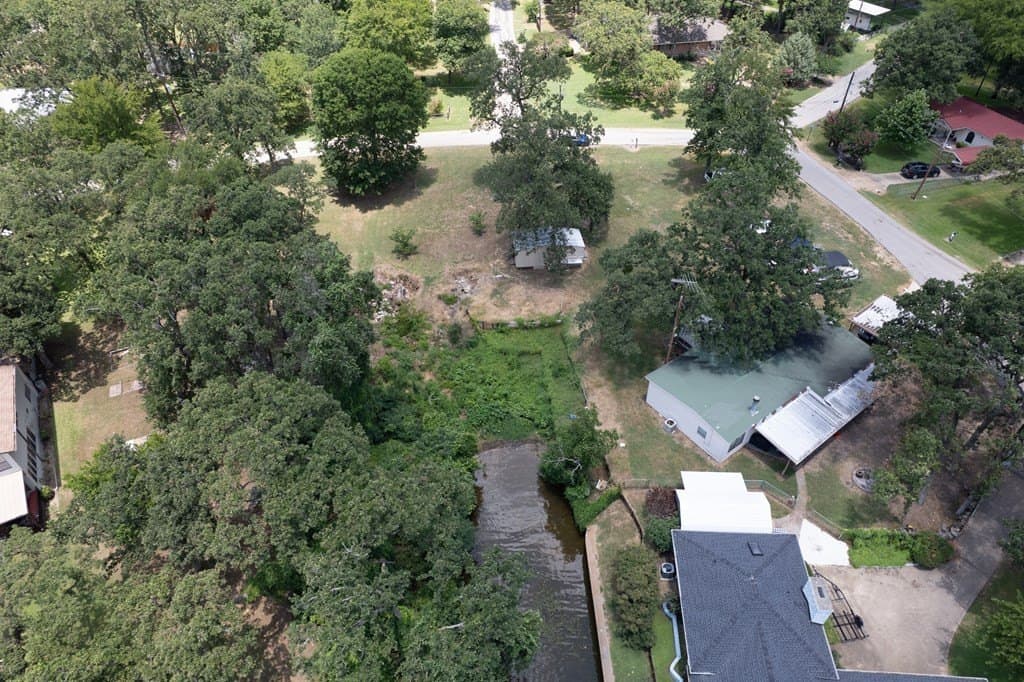 0.25 acres in Henderson County - photo 9
