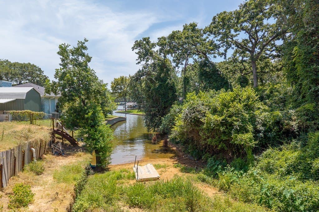 0.25 acres in Henderson County - photo 19