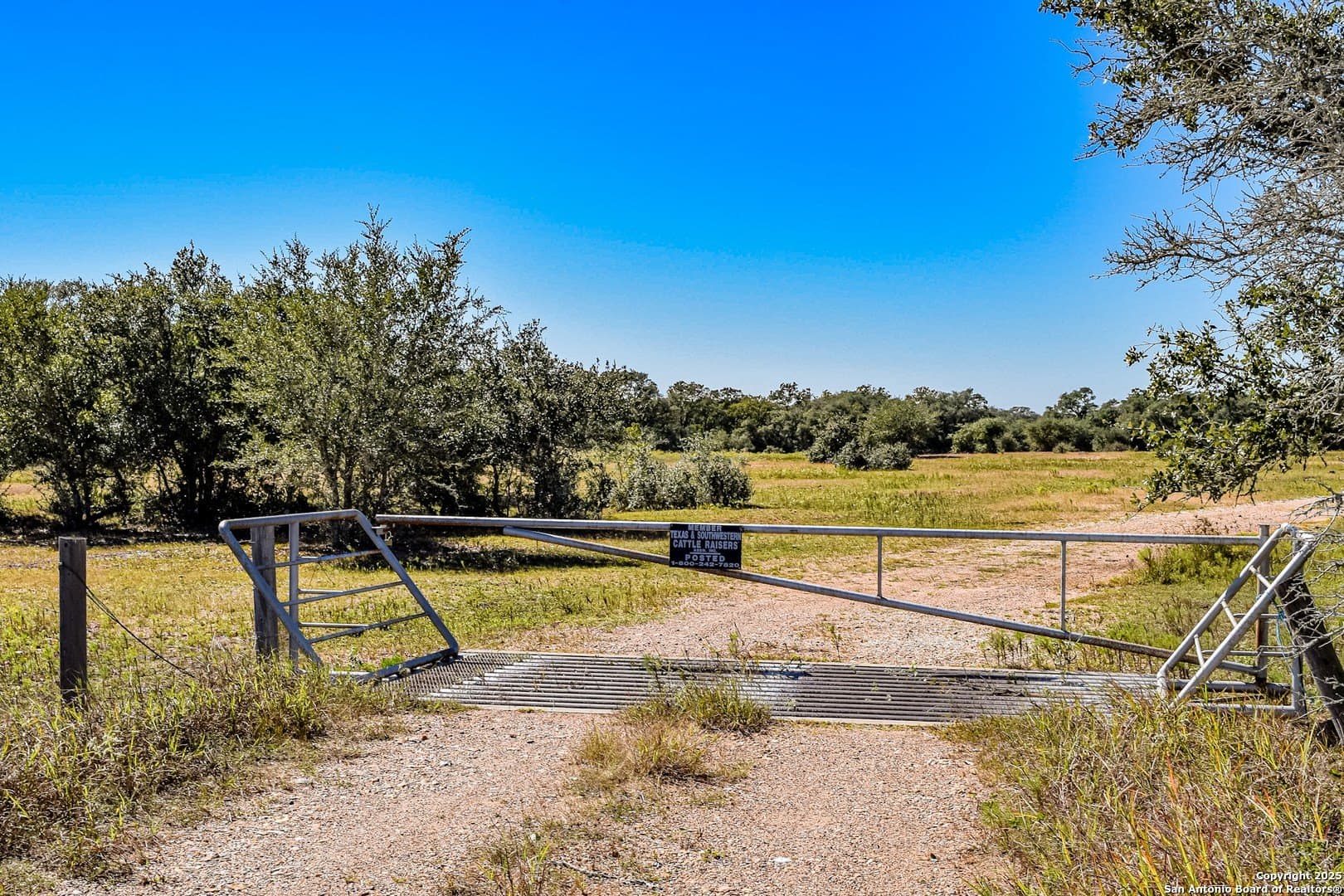 471.46 acres in Victoria County - photo 2