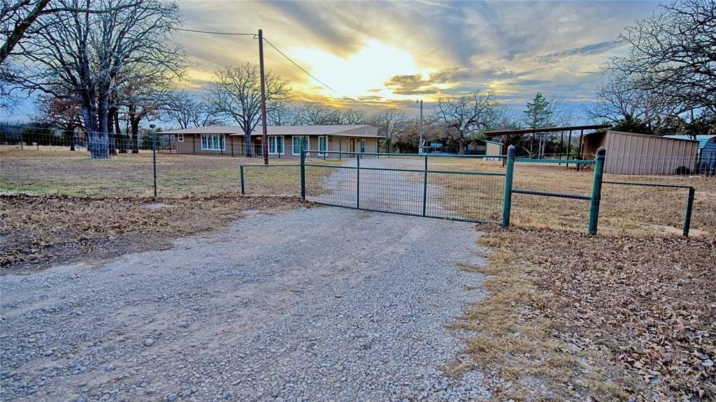 12.47 acres in Montague County - photo 2